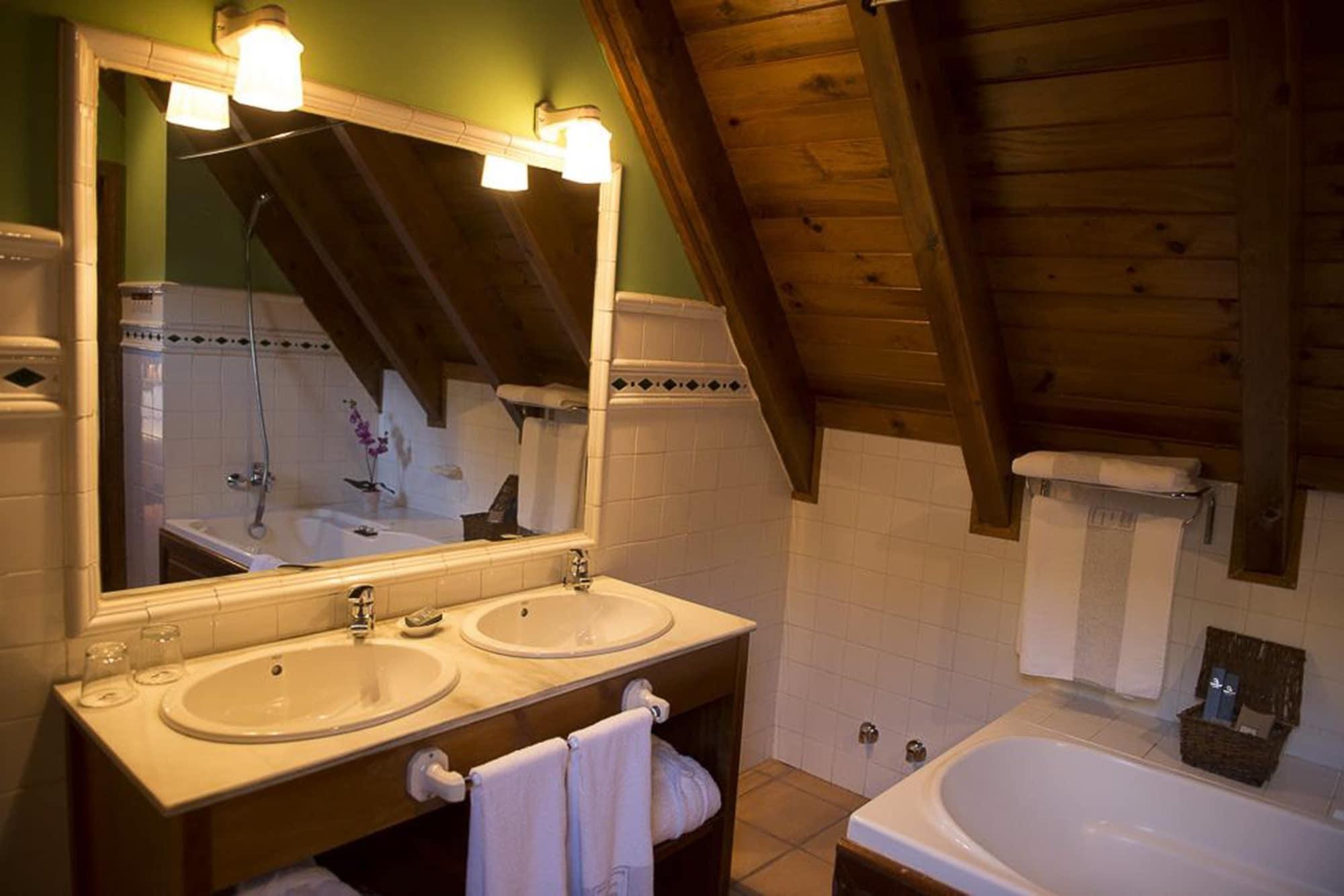 Hotel Chalet Bassibe Baqueira Beret Εξωτερικό φωτογραφία